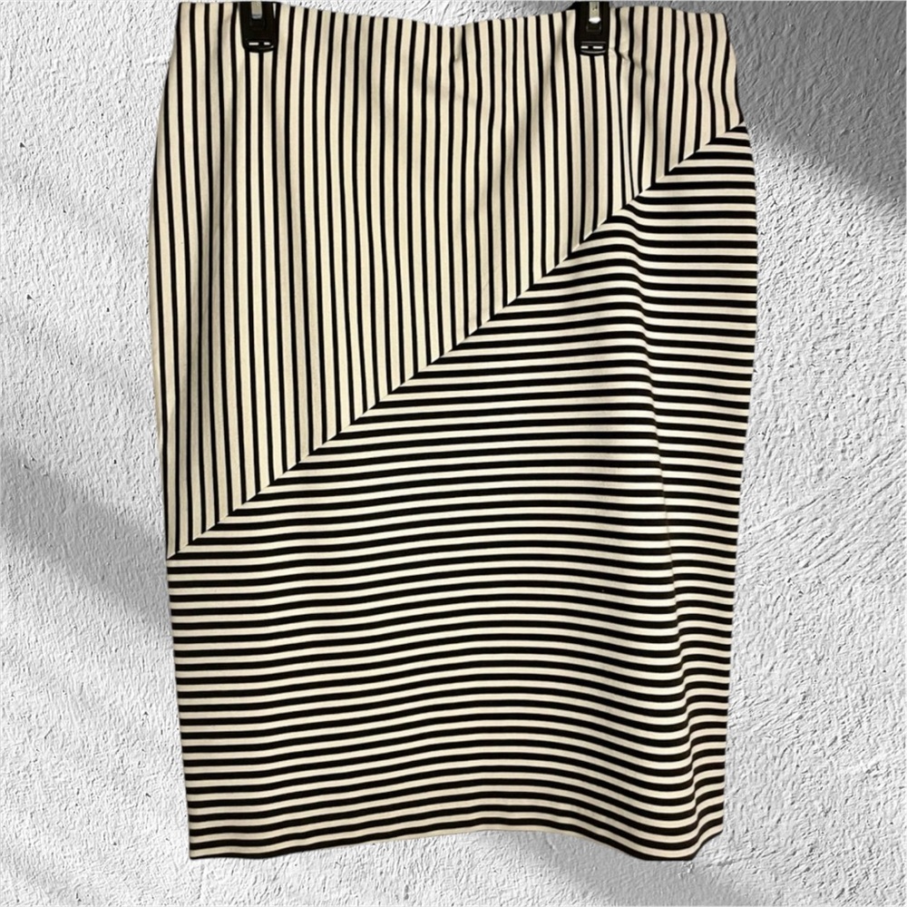 Metaphor Striped Pencil Skirt